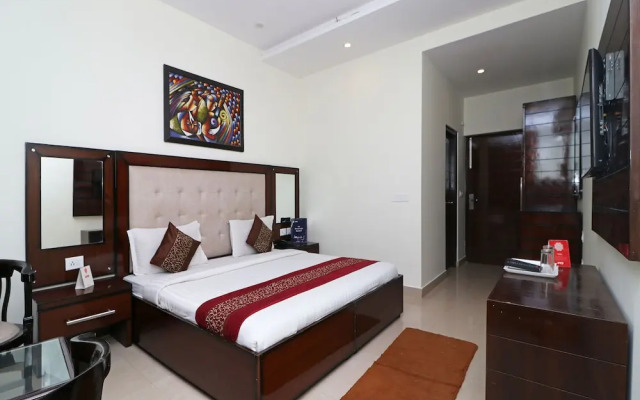OYO 1617 Palm Retreat