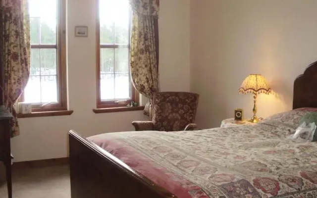 Falls of Holm Bed & Breakfast