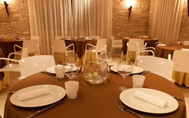 Hotel & Restaurant Velanera