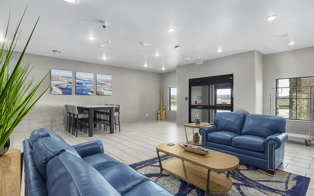 Riverstone Suites - Chippewa Falls