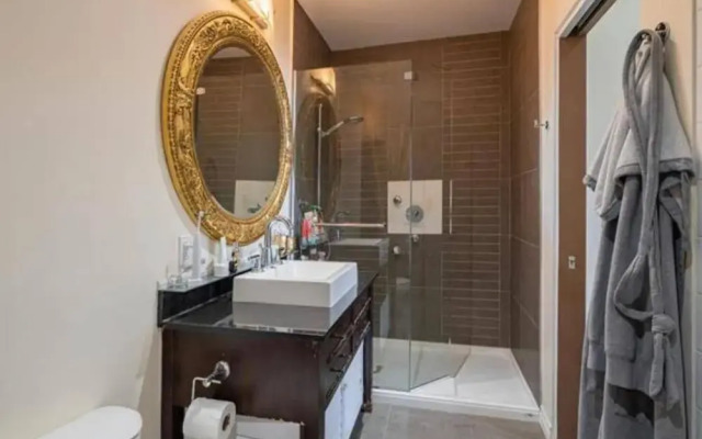 Sleeps6-apartment-parking-balcony-patio