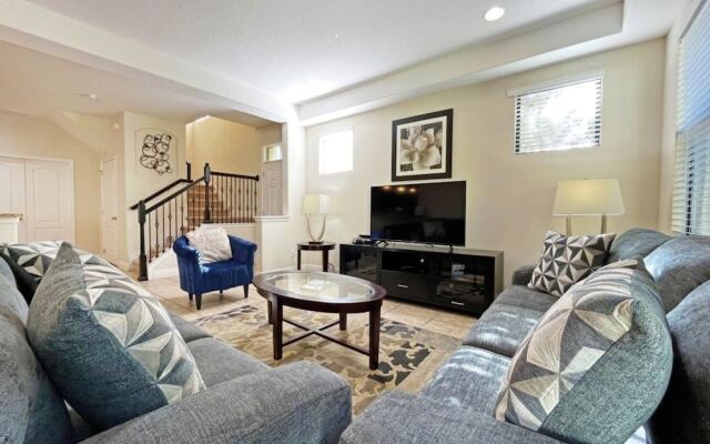 Fountains Retreat 4 Bedroom Condo by RedAwning