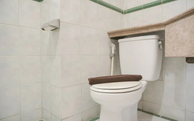 Homey And Cozy Stay 2Br Puri Casablanca Apartment