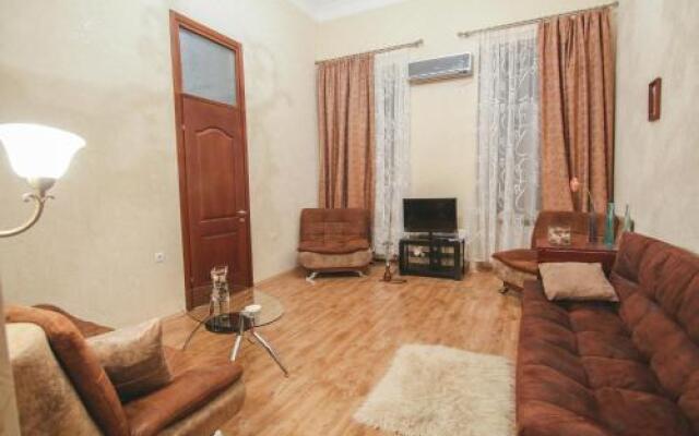 Cozy Apartment at Rustaveli Avenue