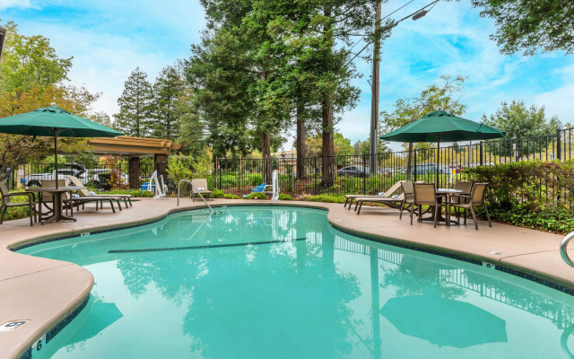 Best Western John Muir Inn