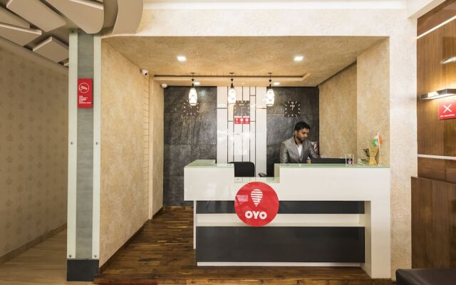 OYO 11414 Hotel Silver Suites