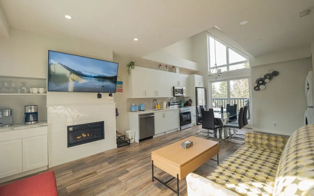 Skyline-Townhouse Combo-AC-Pool-Hot Tub
