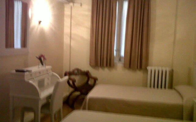 Hostal Montecarlo
