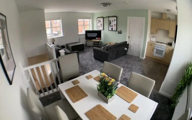 The coach house views netflix sleeps 5