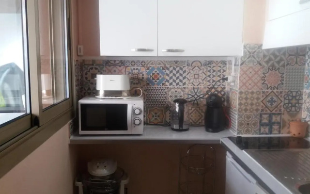 STUDIO 3mn A PIED DE LA PLAGE AVEC TERRASSE