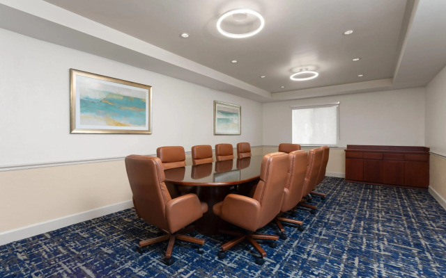 Hawthorn Extended Stay by Wyndham Naples
