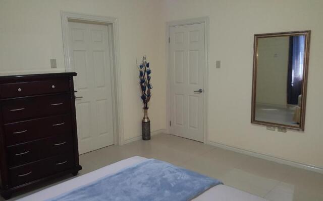 Apt 12, Executive Suites JA - Palms