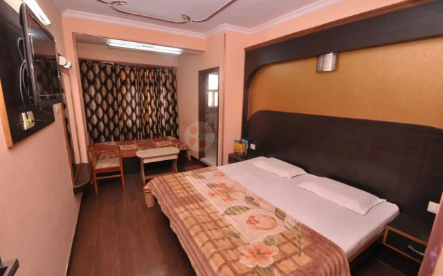 Hotel Sidharth Regency