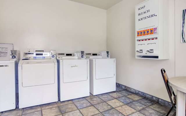 Motel 6 Coos Bay, OR