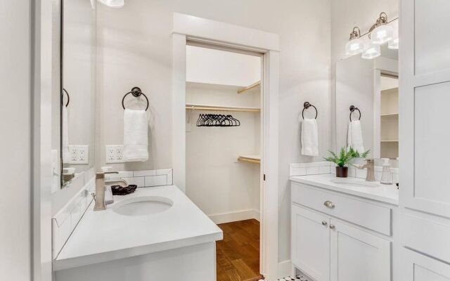 Harribo Townhome - Walk Everywhere - Downtown Fay