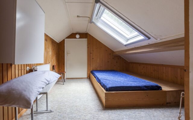 Attractive Holiday Home in Vrouwenpolder With Fenced Garden
