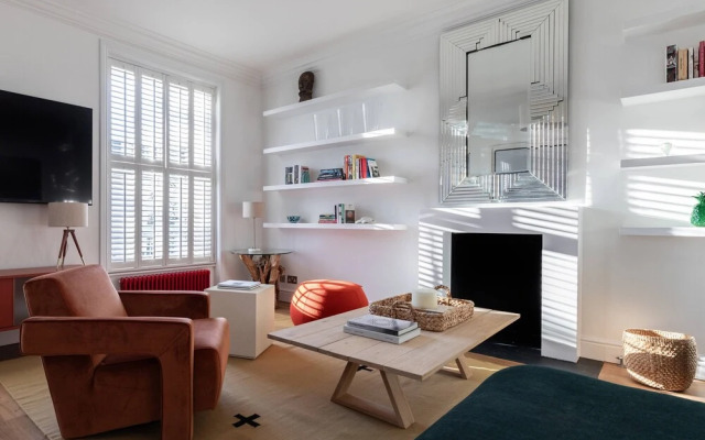 St Stephen's Gardens VII by Onefinestay
