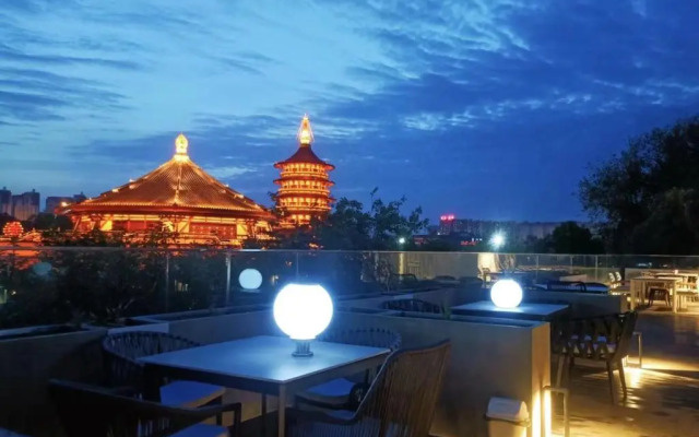 Luoyang Yijia International Youth Hostel