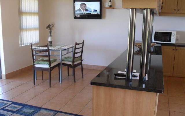 8 Royal Palm Bed & Breakfast