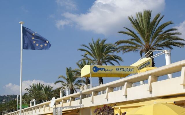 Studio 300 Meters Away From the Lively Beach of Golfe-juan