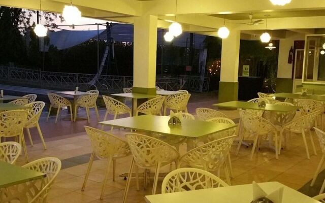 Whistling Meadows Lawns & Resort