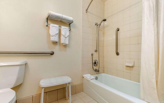 Quality Inn At Town Center