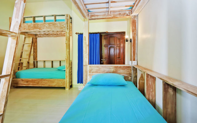 Lembongan Hostel