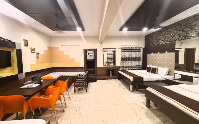 Hotel Palm residency