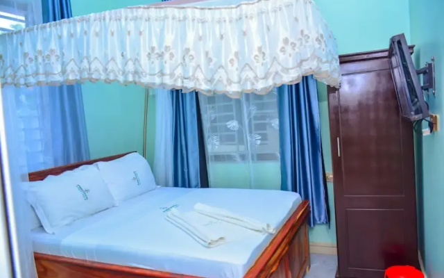 Dom Precious Lodge