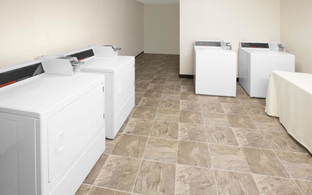 Super 8 by Wyndham Biloxi