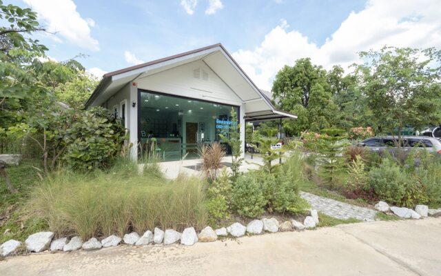 OYO 75378 Thawapee Resort