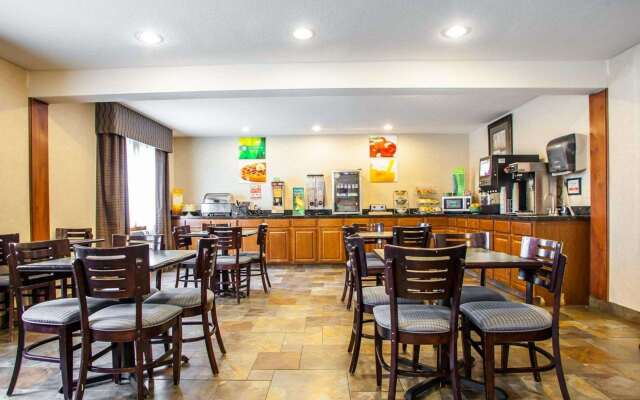 Quality Inn & Suites Ankeny - Des Moines