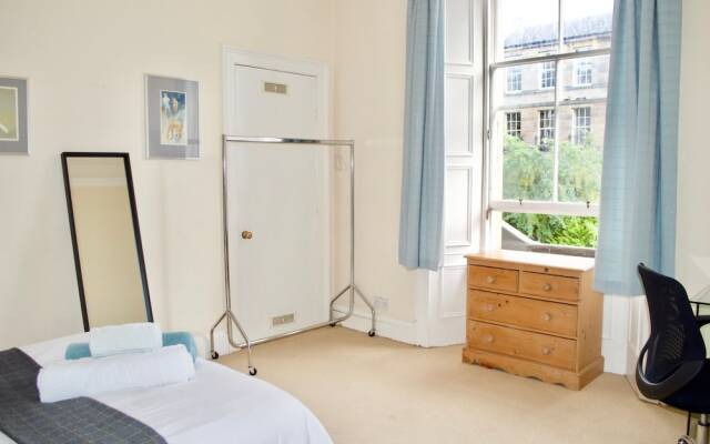 Spacious Flat in Central Stockbridge