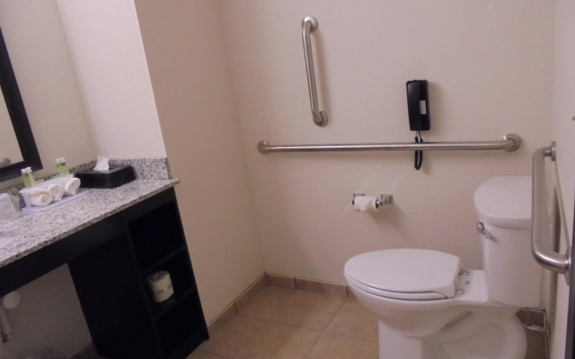 Holiday Inn Express & Suites Nevada by IHG