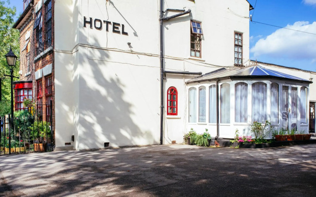 Pymgate Lodge Hotel