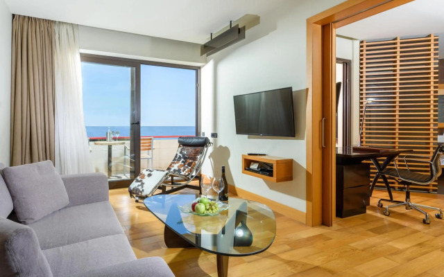 Alexander Beach hotel & Spa