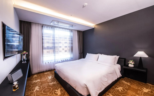 Hotel Leo