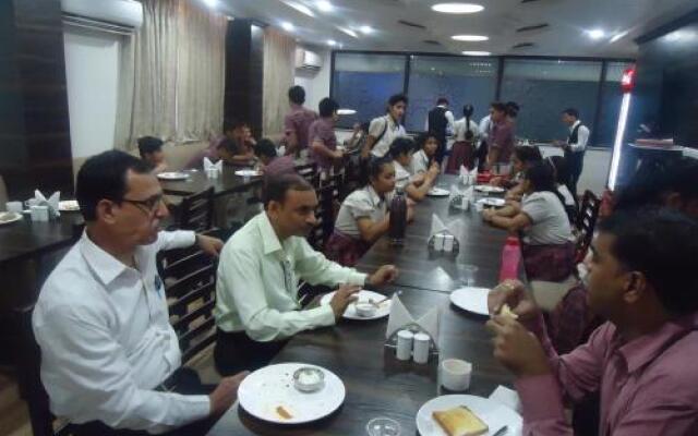 Hotel Om Palace Ajmer Road