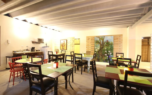 Casa Maria Airport B&B