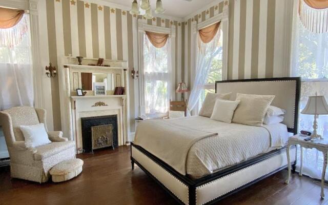 Coppersmith Inn B&B