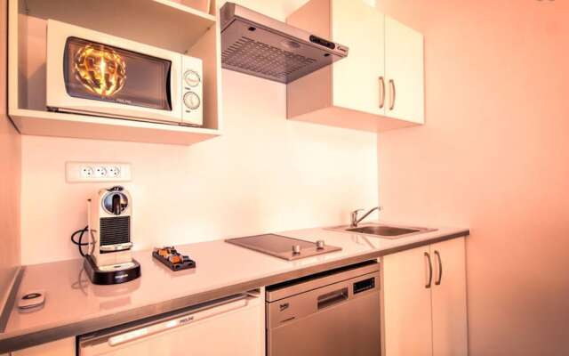 Nice 2 Rooms in European District
