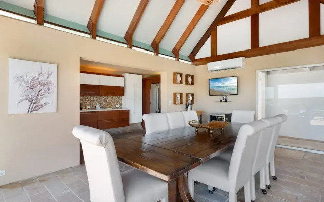 6 BR Villa With Concierge Amenities Pool