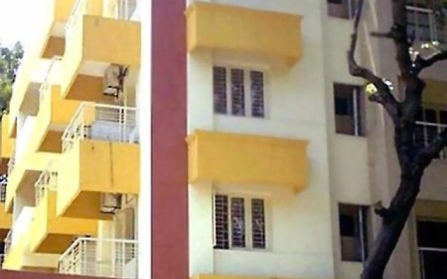 Mint Queensway Suites (Opp to Ulsoor Boat Club)