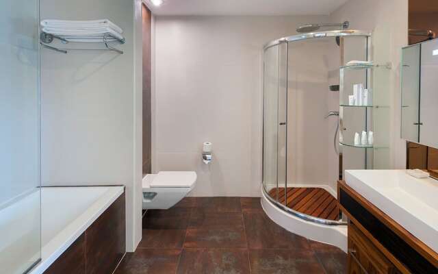 Noah's Ark Deluxe Hotel & Spa