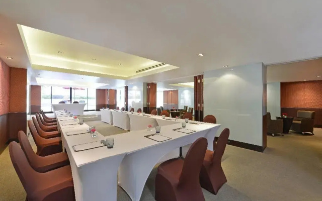 BelAire Bangkok Hotel