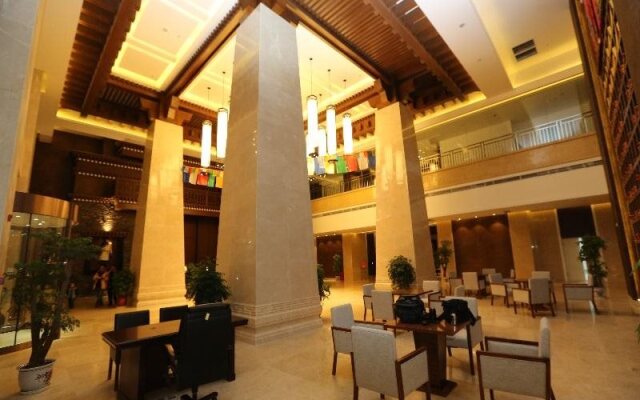 Qomo Langzong Hotel