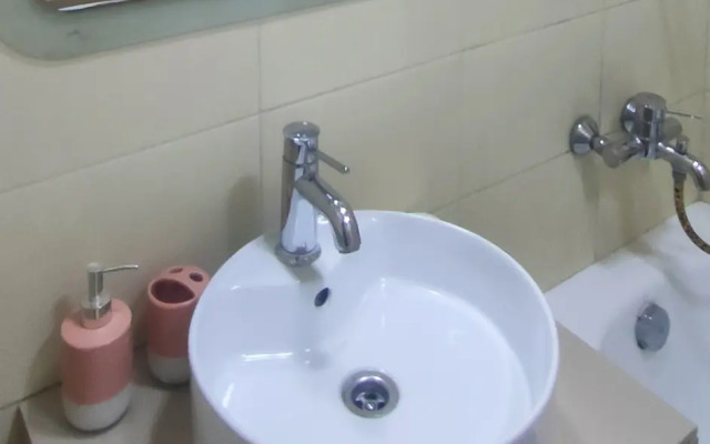 Апартаменты на Старых Большевиков, 77