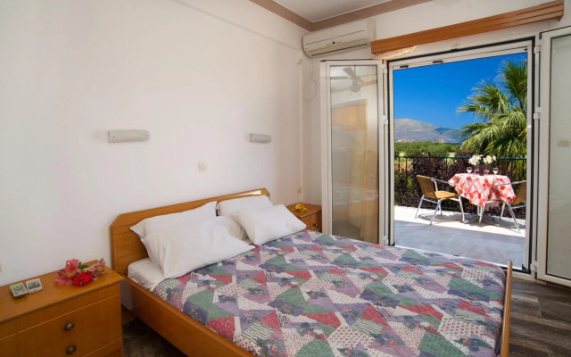 Stalaktites Studios and Apartments