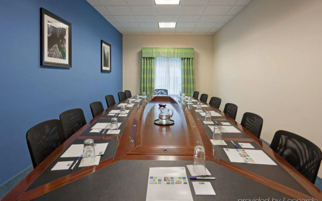 Comfort Inn & Suites Plainville-Foxboro