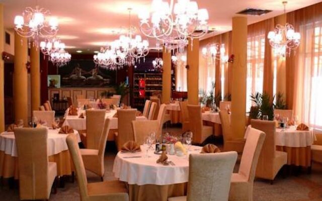 City Hotel